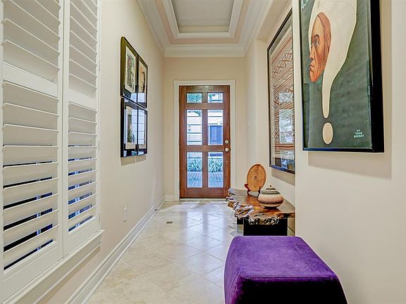 3rd image of 1335 Hyde Park Blvd