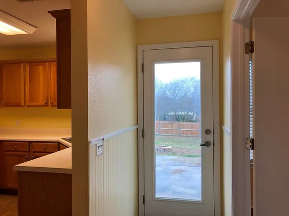 229 Estate Dr, Hutto, TX 78634