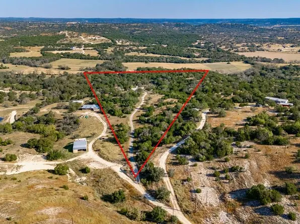 135 Feather Ridge Rd, Center Point, TX 78010