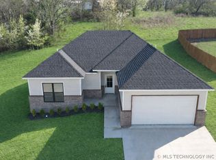 824 E Harlan Dr, Tahlequah, OK 74464