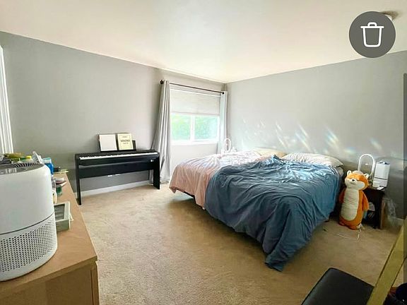 4th image of 827 NE 125th St #B