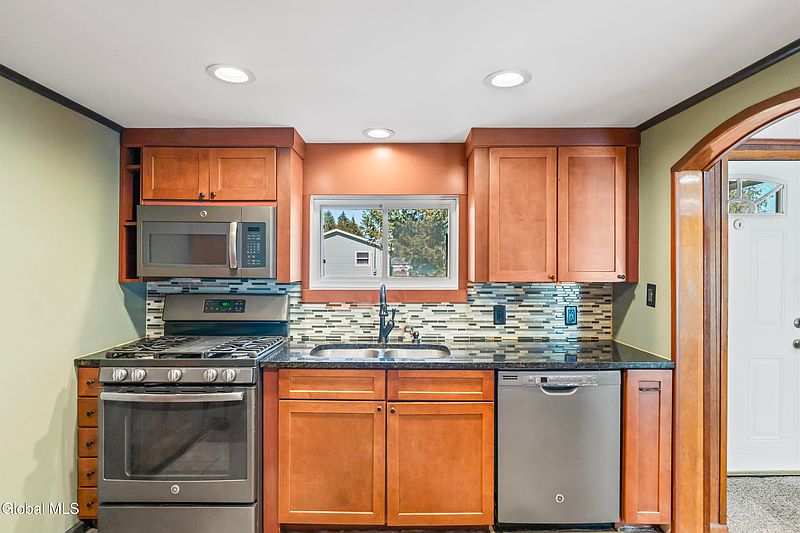 4th image of 2289 Hickory Hill Road