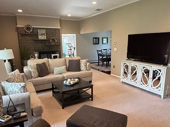 14 Fox Hollow Rd, Sparta, NJ 07871