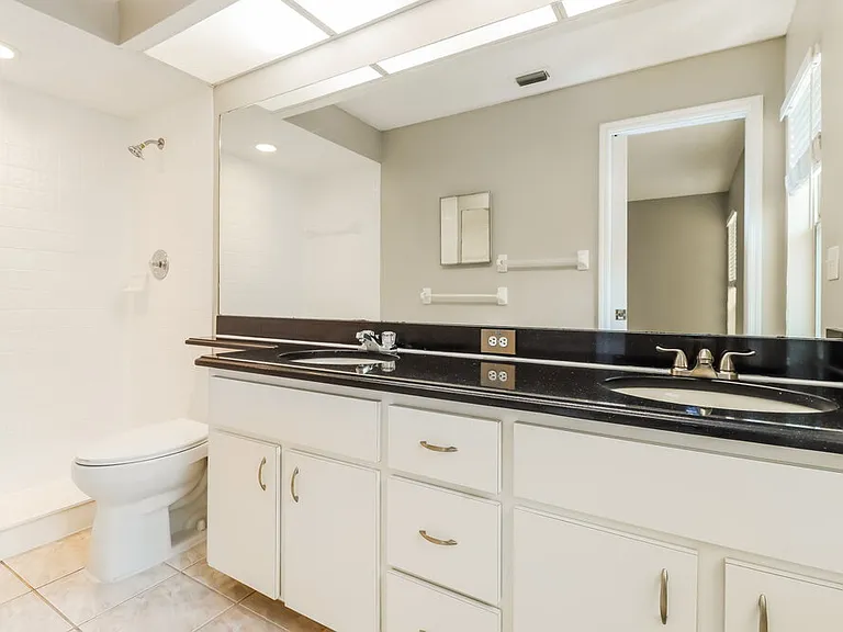 7921 Hathaway Dr — Photo 12