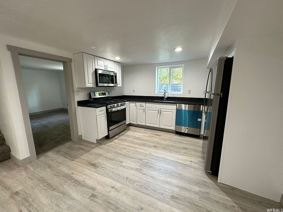 1st image of 346 E Redondo Ave