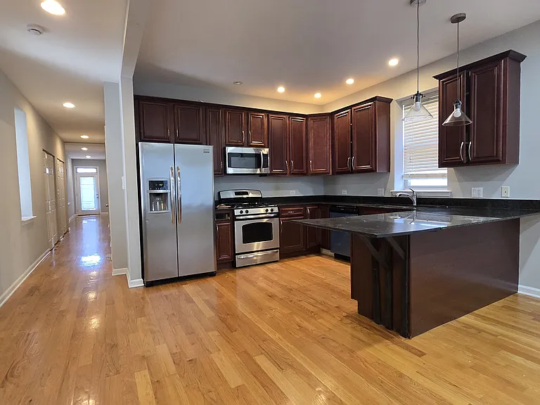 3147 W Augusta Blvd #1 — Photo 2