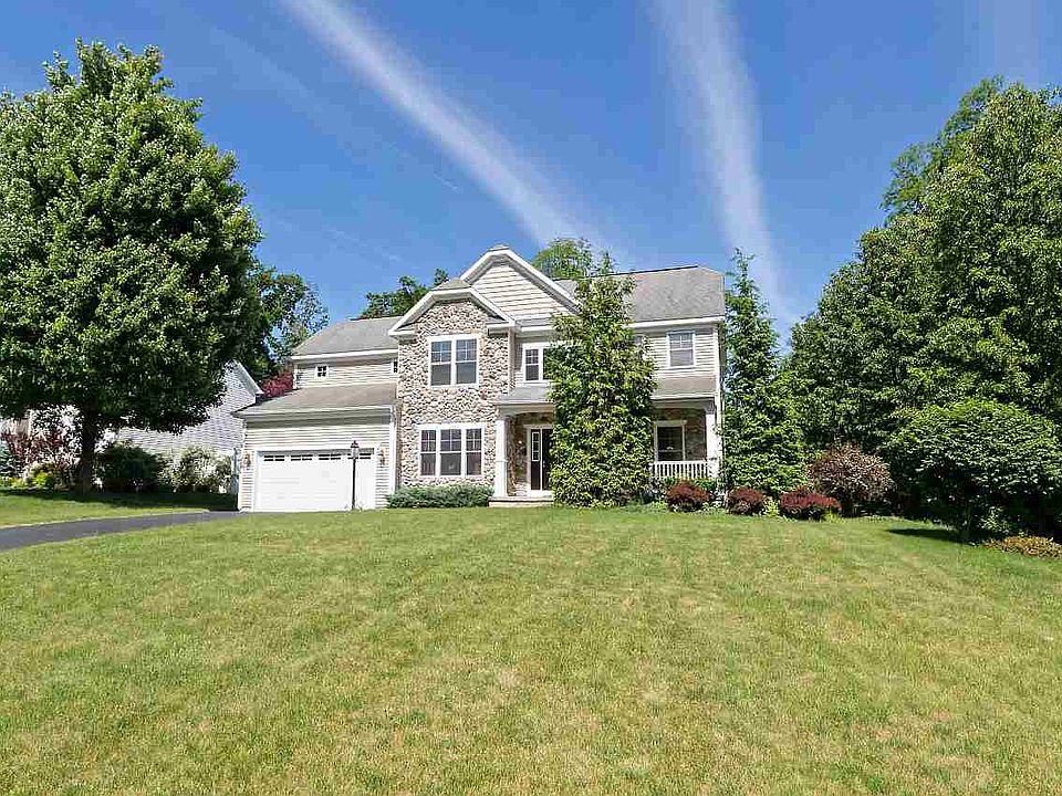 1st image of 25 Knollwood Dr