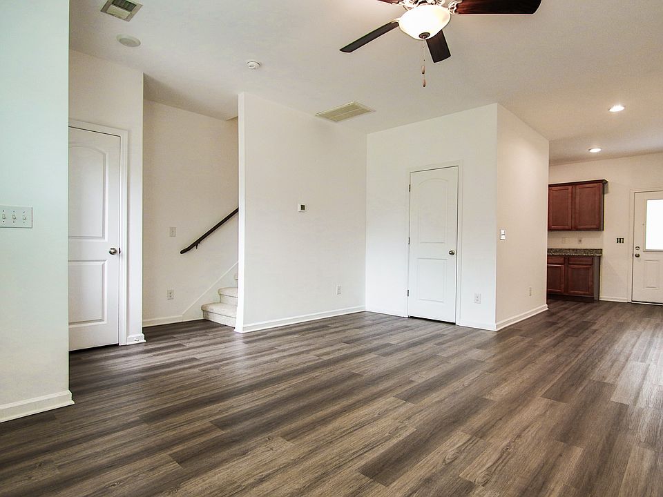 1st image of 106 Ofner Dr