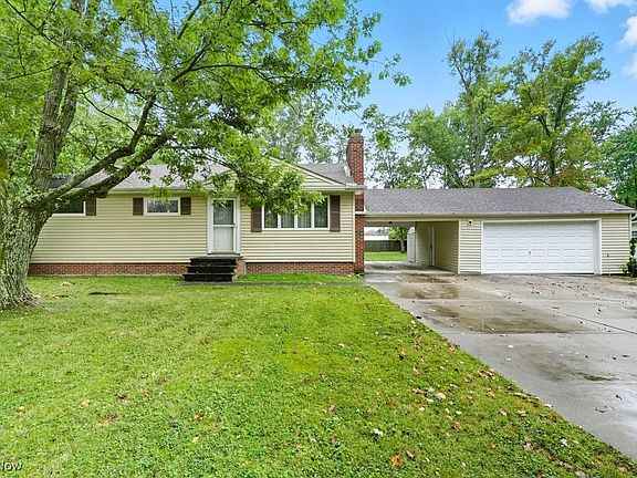 2nd image of 4863 Maple Ln