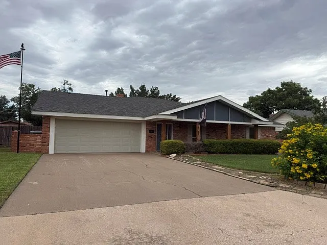 3508 Imperial Ave — Photo 3
