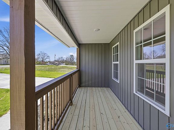 3rd image of 117 Creekside Dr