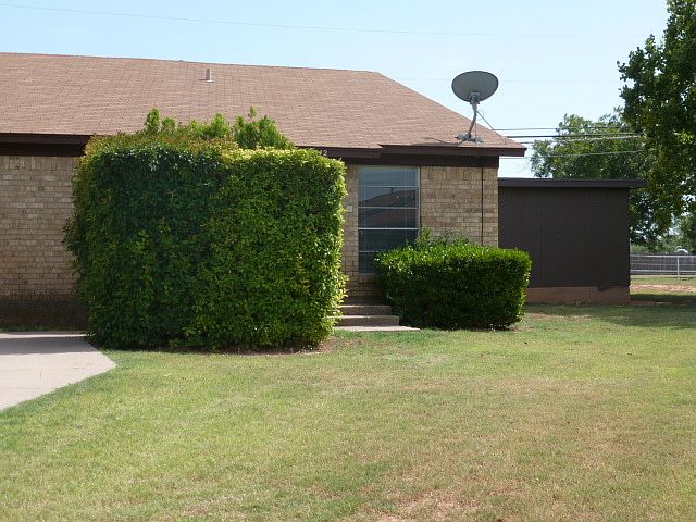 1st image of 742 Hawn Cir
