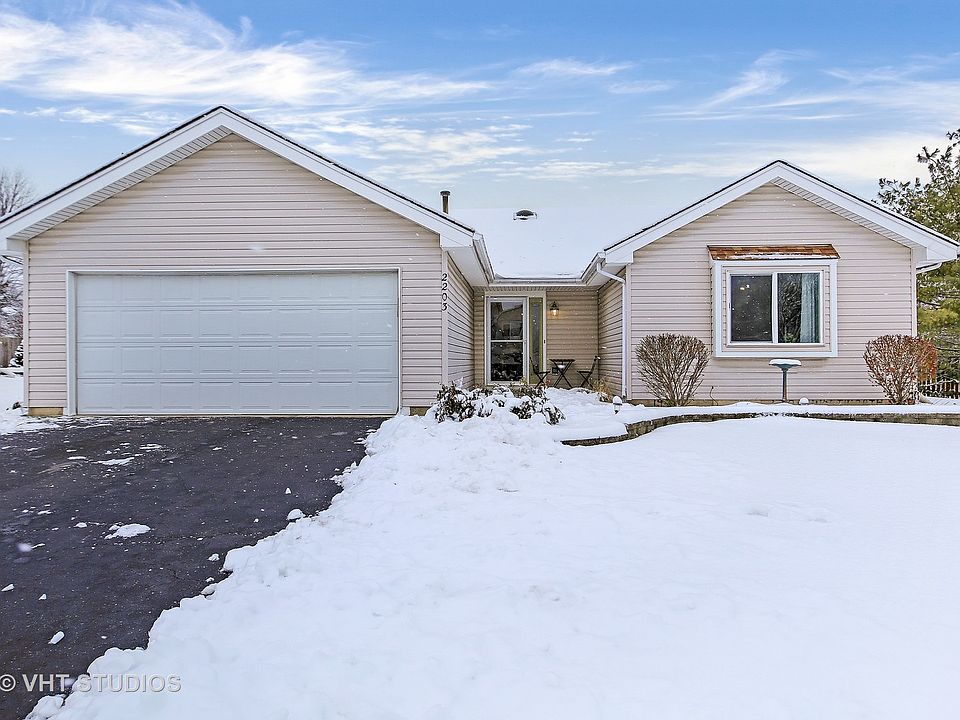 1st image of 2203 Wentworth Ct