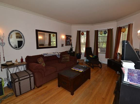 5th image of 3709 N Hoyne Ave APT 3
