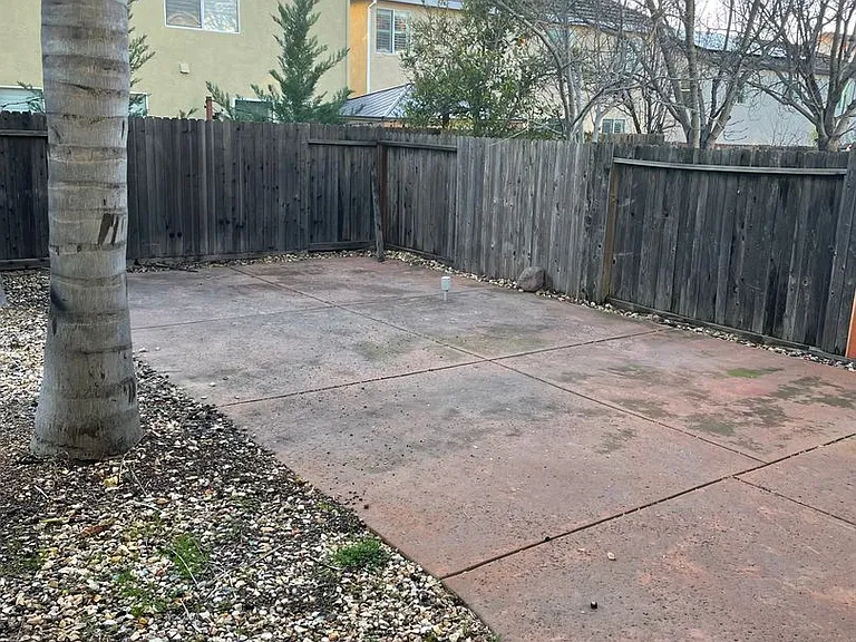 2126 Hannah Way — Photo 23
