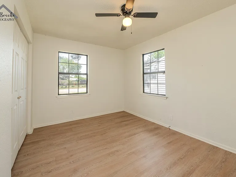 1643 Best Blvd — Photo 16