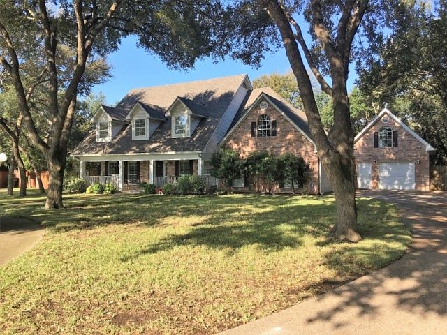 2nd image of 1030 Crescent Dr