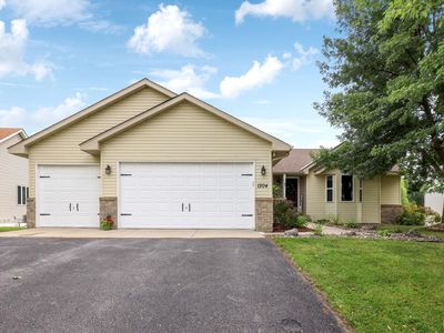 1204 Meadow Pkwy, Mayer, MN, 55360
