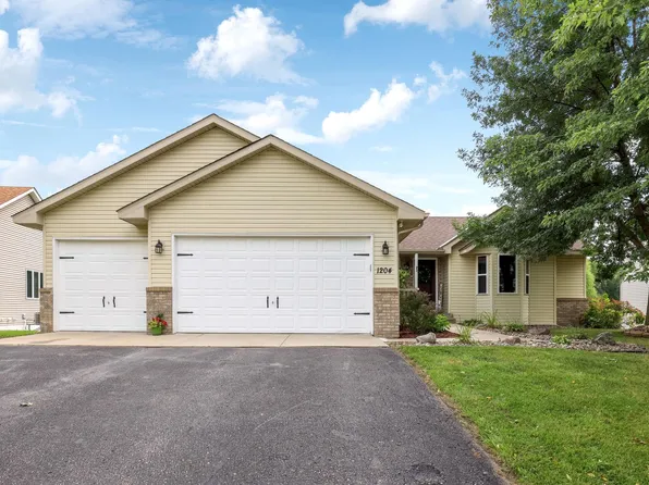 1204 Meadow Pkwy, Mayer, MN 55360
