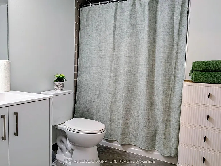 4010 Eglinton Ave W #509 — Photo 9