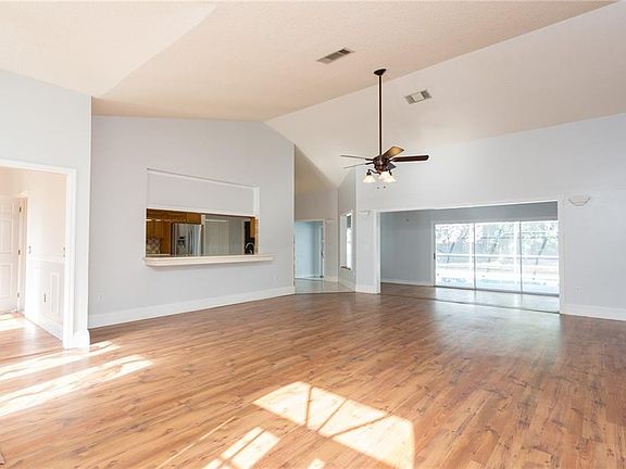 4th image of 2366 Eagle Trace Dr