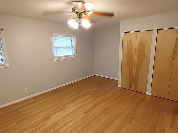 3rd image of 6201 Valley Park Dr NW