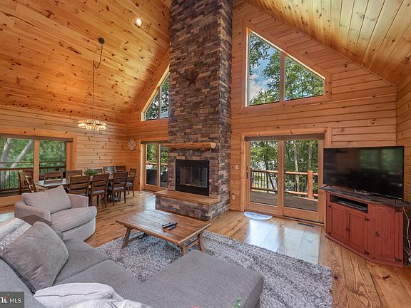 4th image of 249 Marys Ln