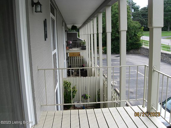 3rd image of 1935 Gardiner Ln APT H127