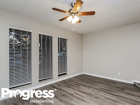 4th image of 7338 Cherry Laurel Dr