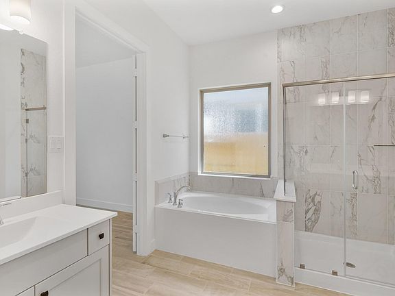 5th image of 515 Tawny Rim Dr