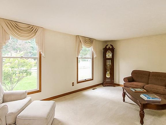 2nd image of 10281 Barchester Dr