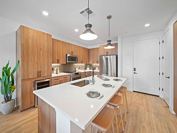 5th image of 15825 N 71st St #348