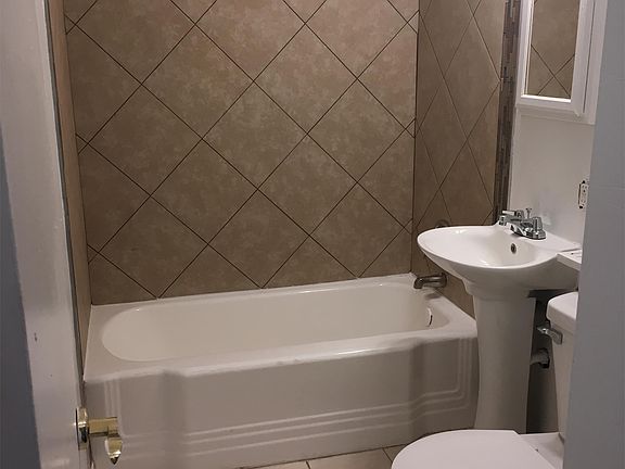 2nd image of 75 Saratoga Ave