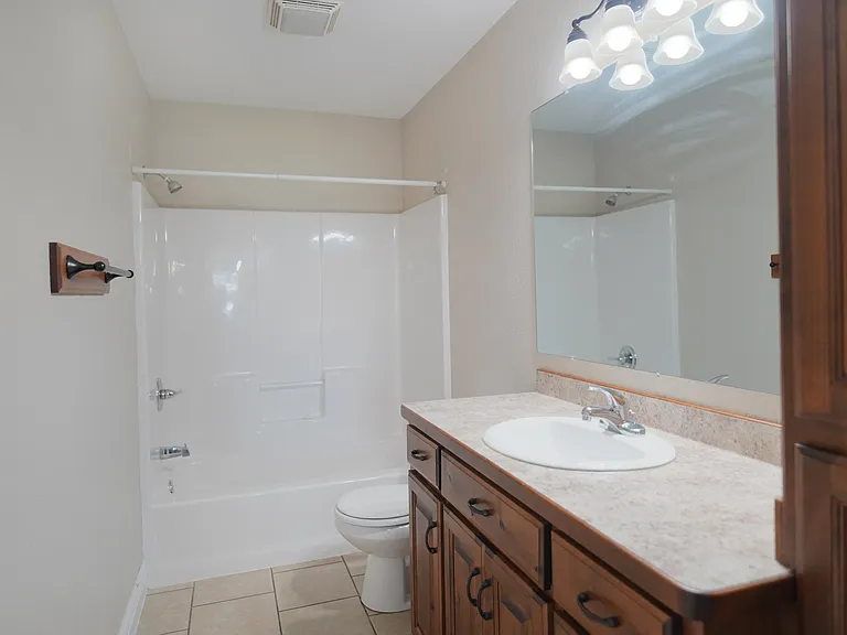 593 W Fountain Rd — Photo 11