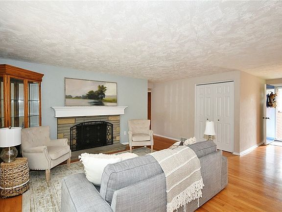 5th image of 1291 Arrowood Dr