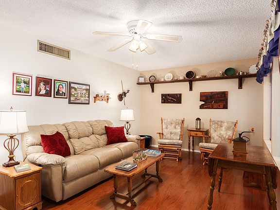 5th image of 16222 N Meadow Park Dr