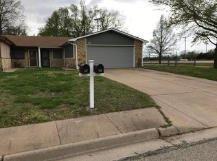 101 Parklane St, Derby, KS 67037