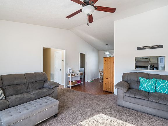 5th image of 203 Lakeridge Dr