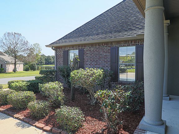 3rd image of 15453 Overlook Dr