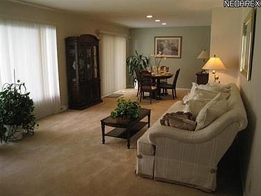 4th image of 319 Claymore Blvd