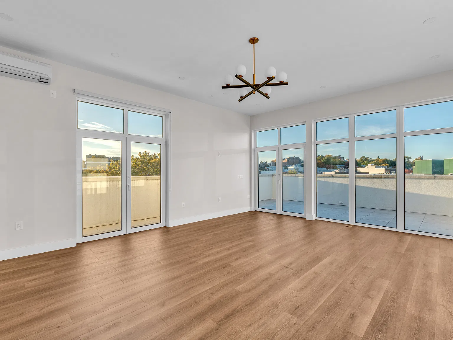 3 bed, 2.5 bath, $3,500 — Photo 1
