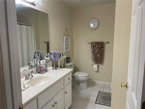 4th image of 4012 Stillwater Dr