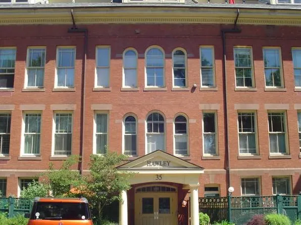 35 New South St, Northampton, MA 01060