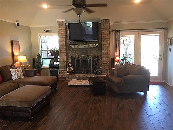 2nd image of 108 Bowie Ln