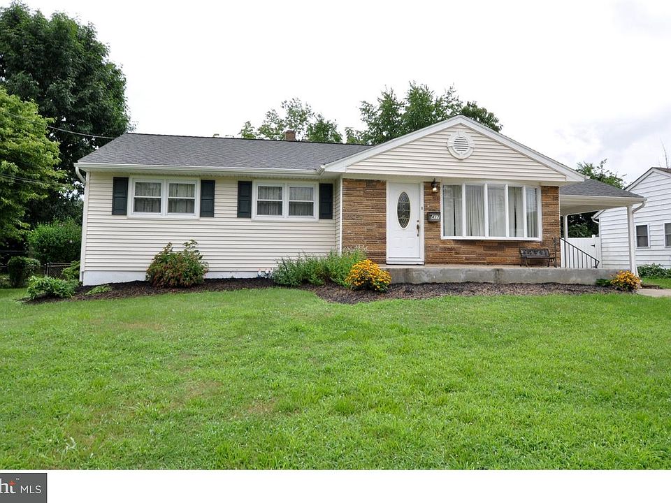1st image of 417 Pennington Dr