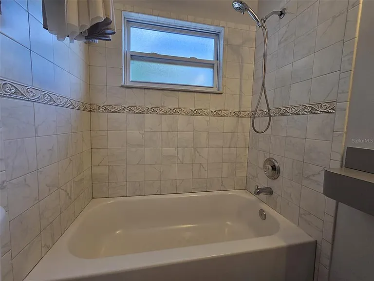 7216 James St — Photo 15