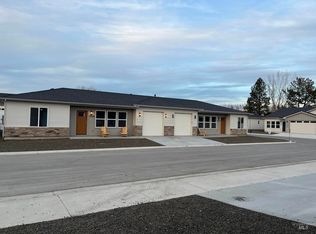 1215 Phillips Cir, Ontario, OR 97914