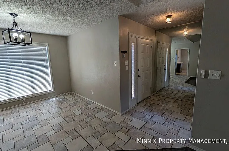 3409 103rd St — Photo 12