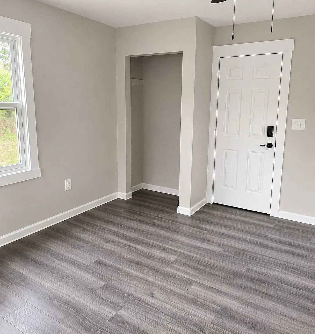 1522 Central Avenue - 4 — Photo 3