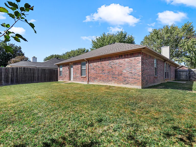 2804 Monthaven Dr — Photo 18